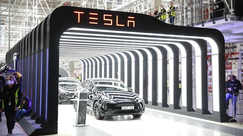 Thêm Tin Xấu Cho Cổ Phiếu Tesla: Ford Và Toyota đang Phát Triển Mạnh