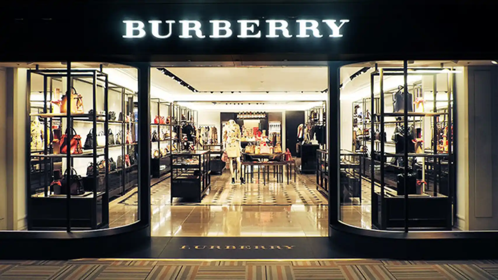 Burberry Group chia cổ tức 27/06/2024 lợi nhuận hấp dẫn